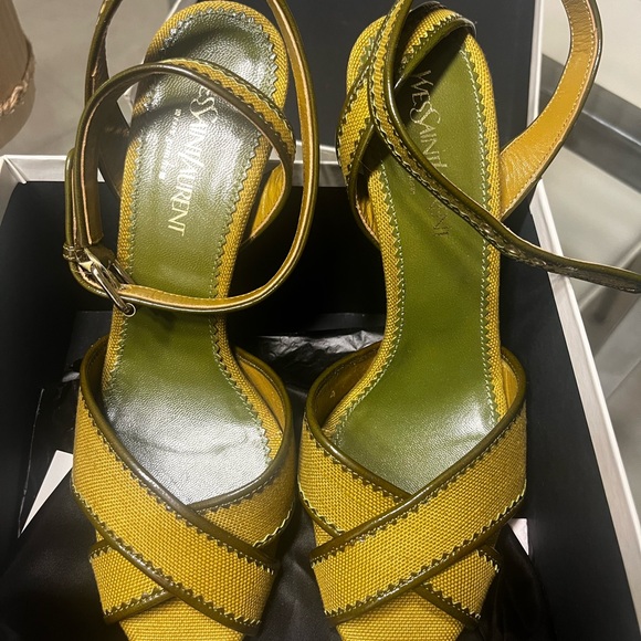 YVEsSaintLaurent size 38 , made in Italy , leather, open toe strappy heels . - Picture 5 of 8